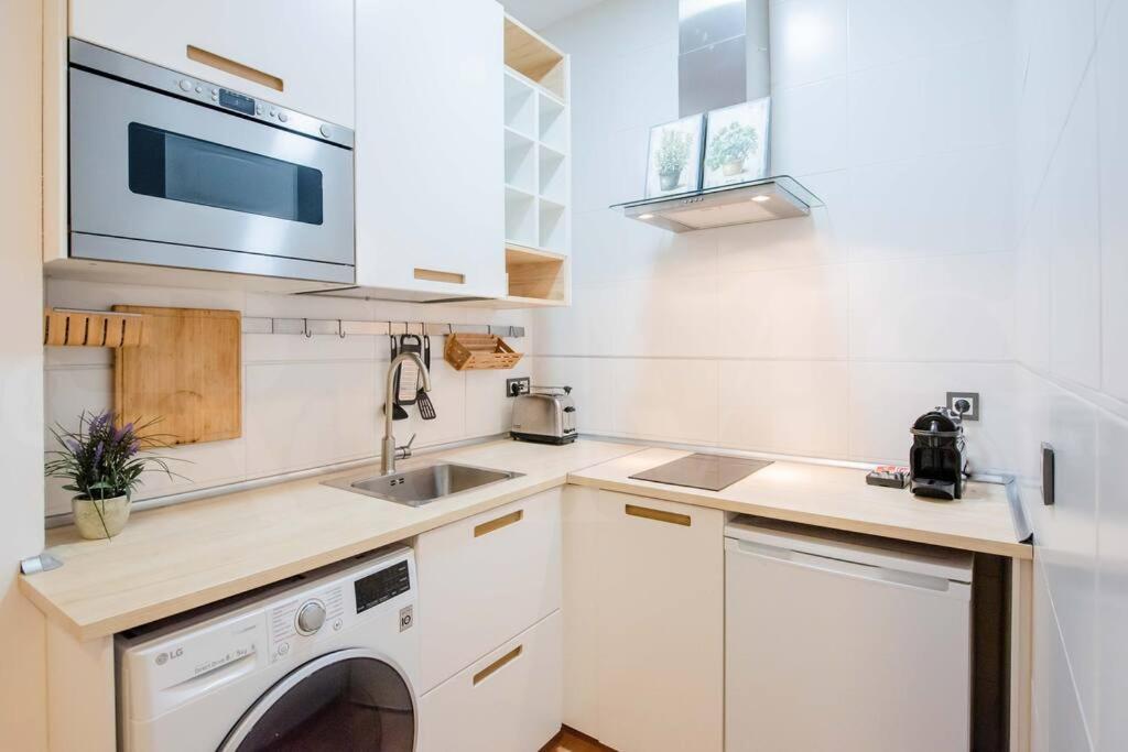 Relaxing Apartment With Parking In The Center By Rems 말라가 외부 사진