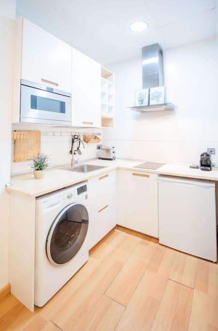 Relaxing Apartment With Parking In The Center By Rems 말라가 외부 사진